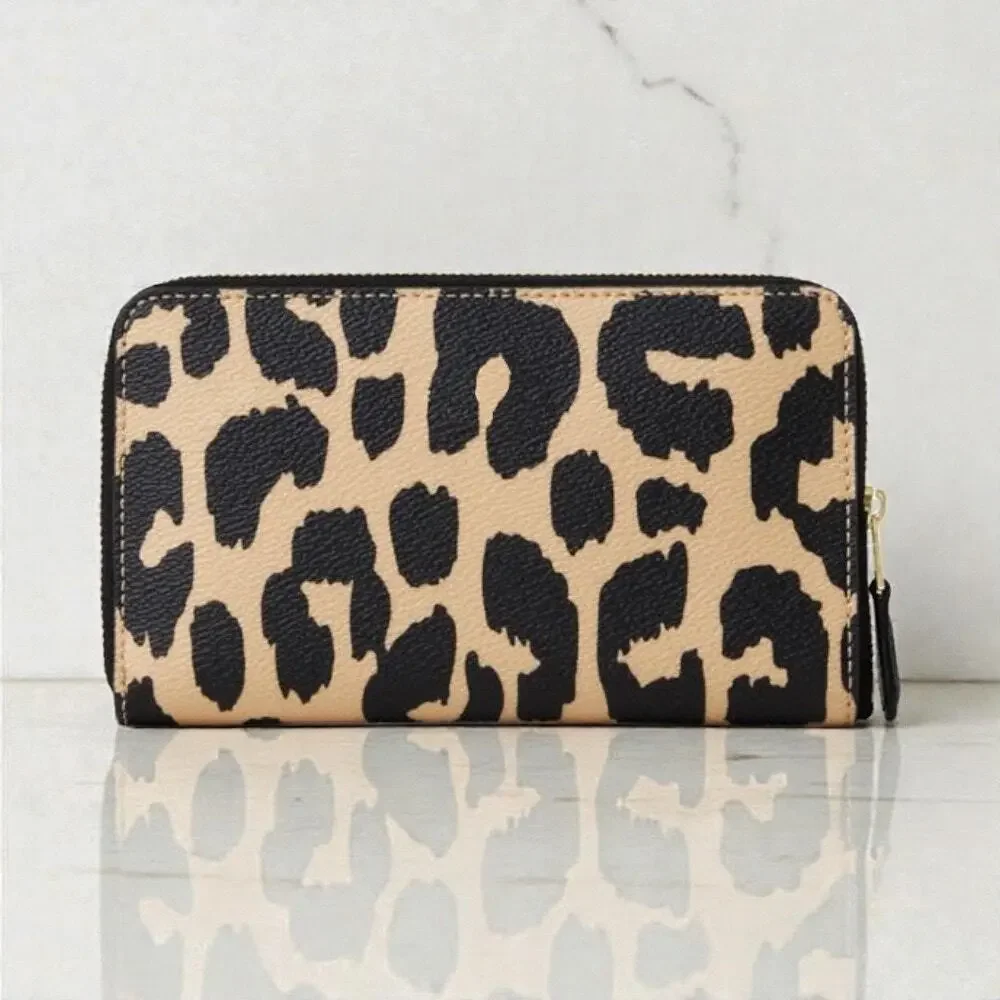 Coach Medium Id Zip Wallet With Leopard Print CW500 - Picture 2 of 3